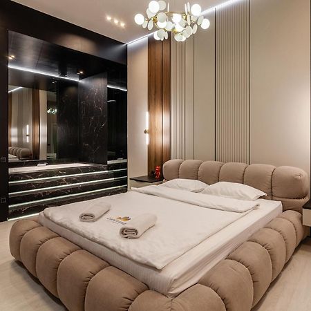 Appartamento Leogrand Jacuzzi On Malaniuka 2 Leopoli Esterno foto