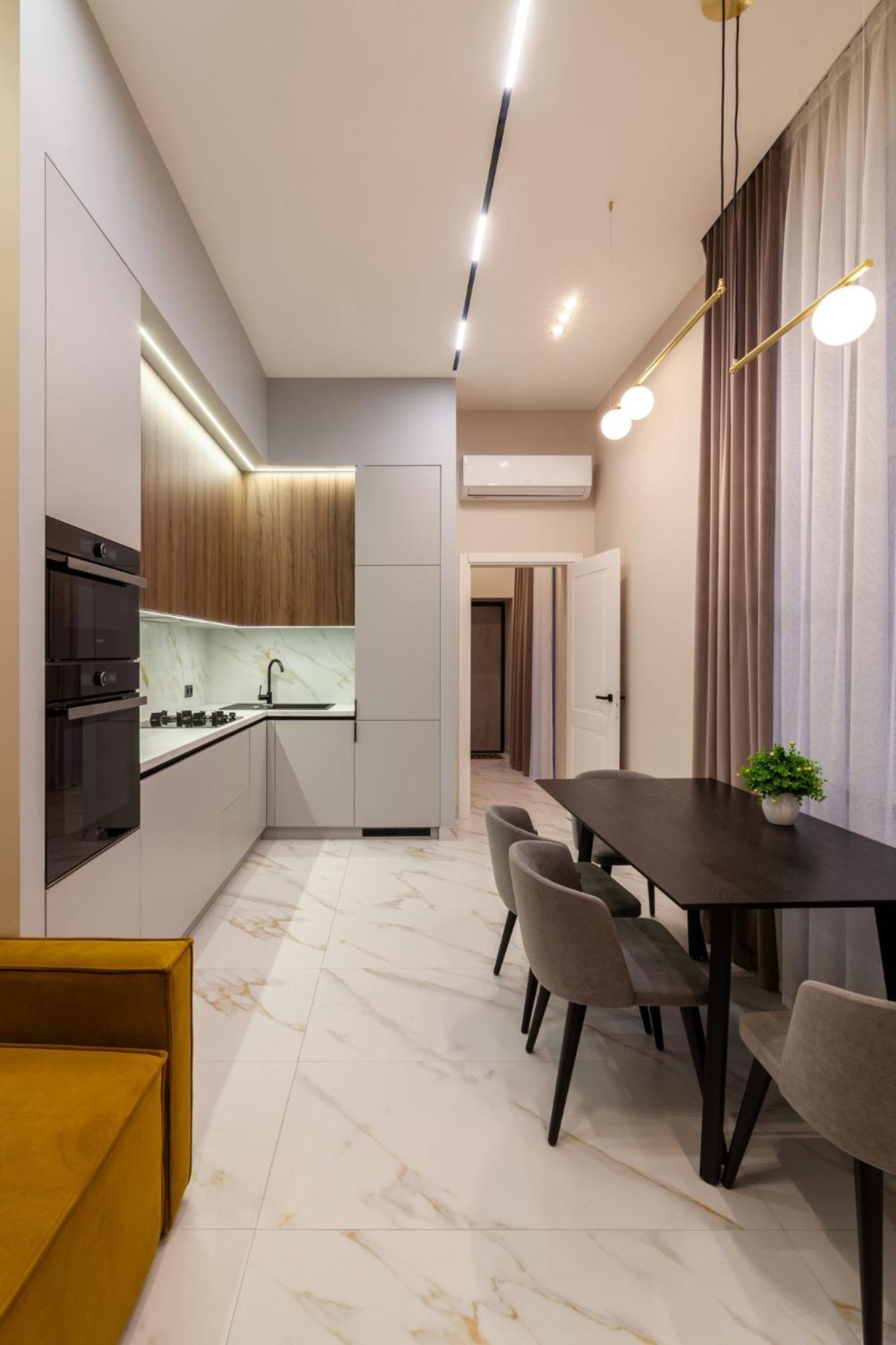 Appartamento Leogrand Jacuzzi On Malaniuka 2 Leopoli Esterno foto